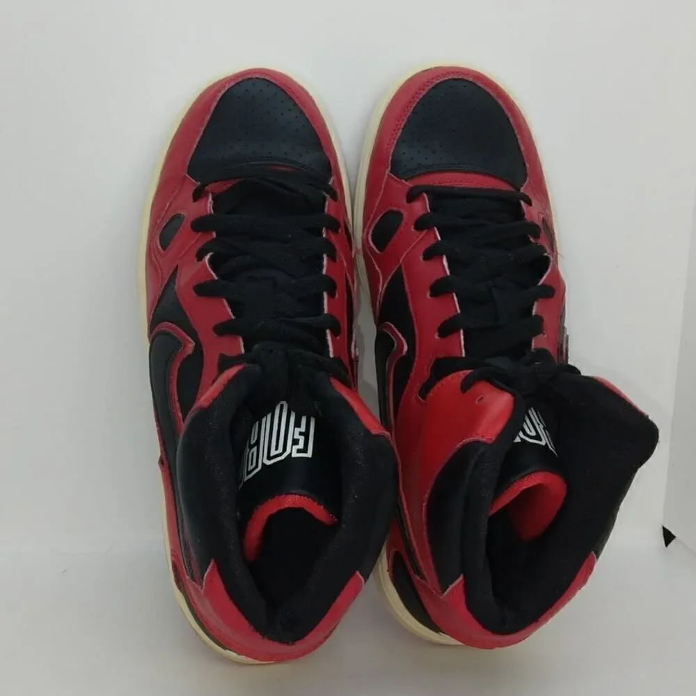 Nike Son of Force Boys Pre-owned Mid Red & Black Basketball Sneakers - sz. 7Y